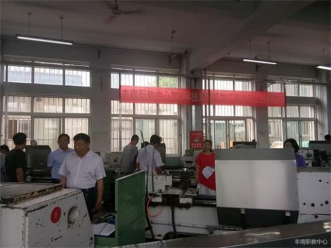 丰南职教中心2019年技能节学生技能大比拼