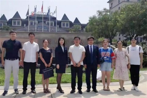 让学生“好就业 就好业”——曹职院教师深入企业了解学生实习情况