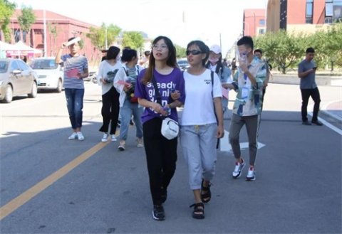 曹职院迎新季｜遇见你，余生皆是“小欢喜”