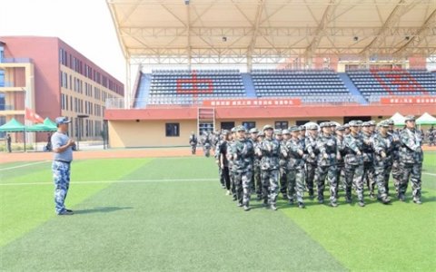 曹职院致教官｜与你相遇，许我别样军旅生活