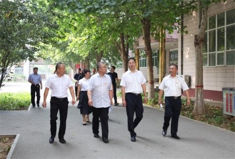 玉田县委书记陈宇同志来玉田职教中心开展教师节走访慰问活动