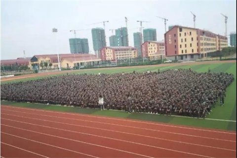 曹职院为全体新生上爱国主义教育课