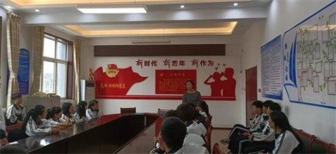 曹妃甸区职教中心开展“我与祖国共奋进”纪念建国70周年特别主题团日暨团员先进教育系列活动
