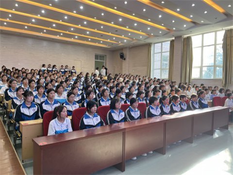 玉田职教中心【师说，开讲啦】仰望星空，踏实前行