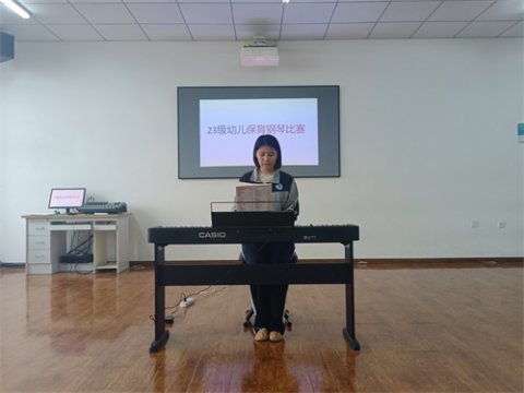 匠心独运 技能争锋——滦南职教中心综合部学生技能大赛之钢琴技能比赛