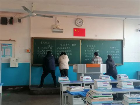 夯实基础，锤炼队伍——玉田职教中心机修专业部开展教师粉笔字书写比赛活动