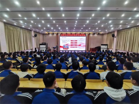 “退役军人进讲堂，国防意识记心上”——玉田职教中心机修专业部组织国防教育专题讲座