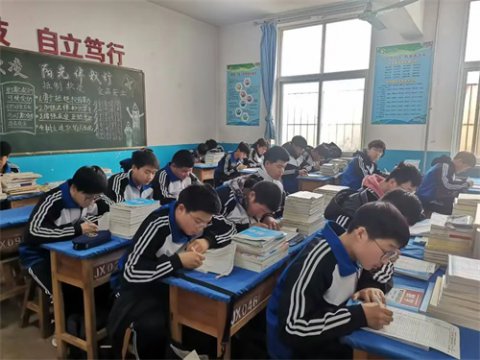 玉田职教中心：实训处开展学生对实习指导教师的民主测评活动