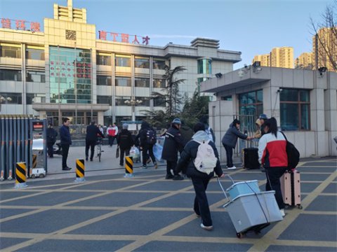 丰南职教中心井然有序开启新学期新篇章