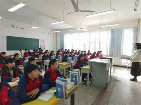 以常态听课促教风优化 精准把脉助质量提升——迁安职教中心校领导深入一线听课