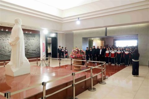 继承先烈志 青春践使命——乐亭职校师生参与李大钊逝世98周年纪念活动​