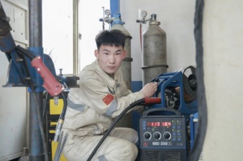 【星火少年】寒门少年焊出璀璨人生——乐亭职校技能之星阚一凯的成长之路