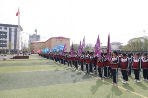 【国旗下的思政课】----传承五四薪火，铸就技能报国青春志