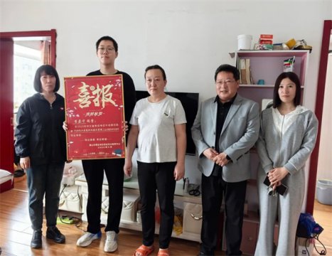 喜报传万家 匠心育芳华——曹妃甸区职教中心开展＂喜报送到家＂活动