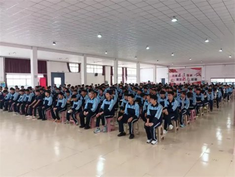 滦州市职教中心机电部期中考试总结表彰大会圆满举行