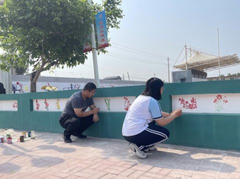 滦南职教中心校园墙垛变“画布”：技能在墙头绽放