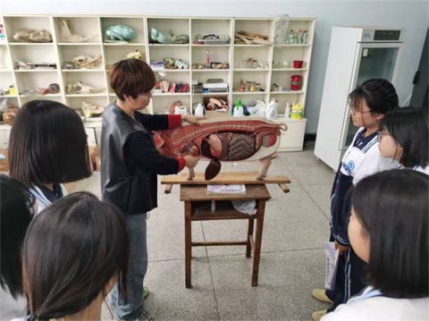 牧心逐梦，“畜”势启航——记滦南职教中心基础部畜牧社团活动