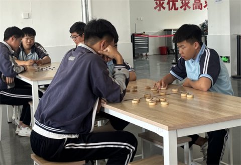 指尖上的“头脑风暴”！滦南职教中心机电部举行2022级学生象棋比赛