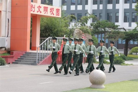 乐亭职校【国旗下的思政课】——青春向党 强国有我