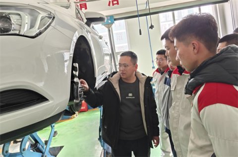 点亮技能梦想，绽放多彩青春：滦南职教中心机电部社团活动（二）