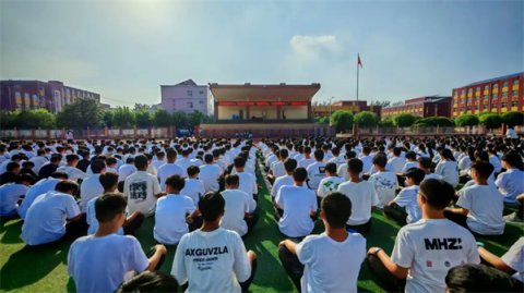 玉田职教中心玉田技工学校举行2025年规范教育月系列活动之“文明礼仪教育”