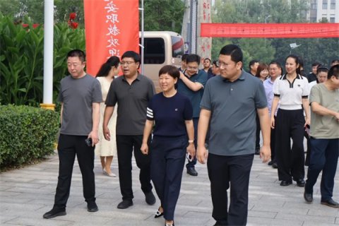 迁安市人大代表团莅临迁安职教中心视察指导工作