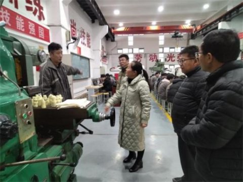 筑牢实训安全防线 护航学校发展——丰润职教中心大型设备安全运转专项检查